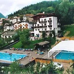Hotel Sporting Club Pelos