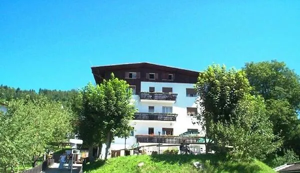 Hotel Sporting Club Pelos